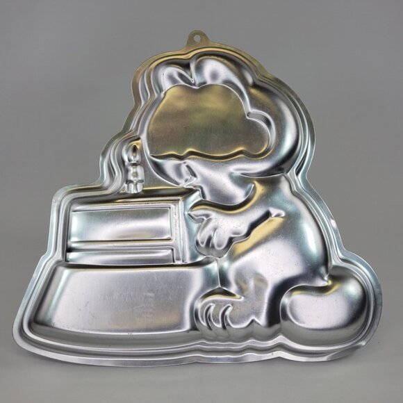 Wilton Other - Vintage 1978 1981 Wilton Garfield Cat Slice Birthday Cake Candle Pan 2105-2447